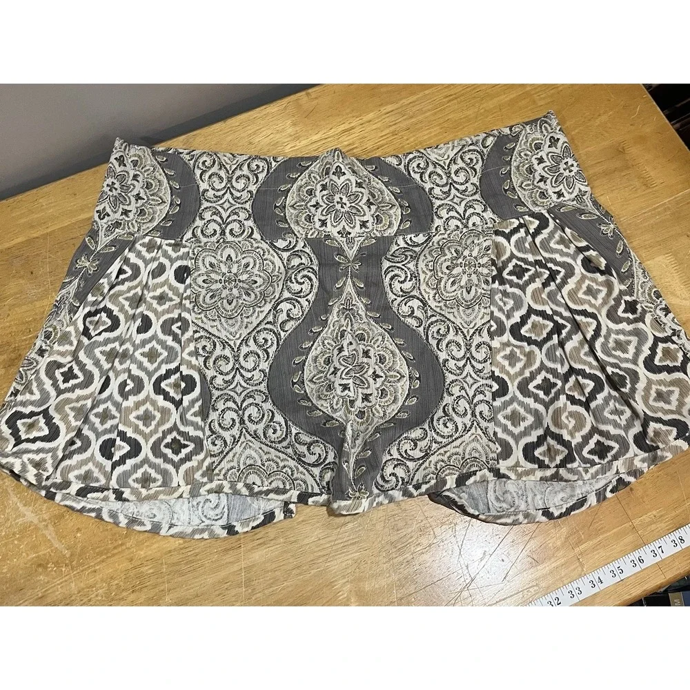 Waverly Moonlight Medallion Gray Golden Pleated‎ Valance 70x29